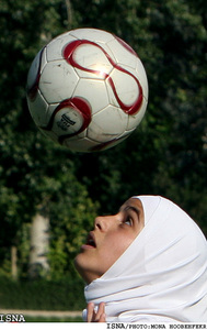 irwomanfootball1007.jpg